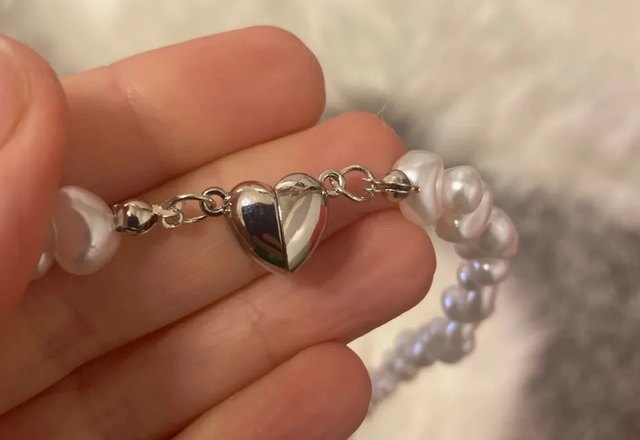 Magnetic Heart Pearl Choker Necklace and Bracelet worn by a customer
