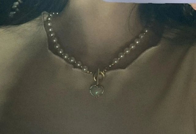Pearl Heart Clasp Choker Necklace worn by a customer